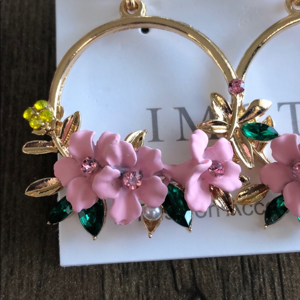 Floral earrings - Picture 3 of 8
